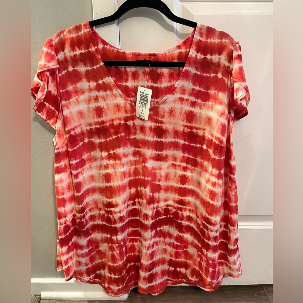 Torrid Tye Dye Tulip Sleeve V-Neck Blouse NWT